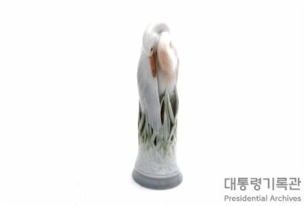 도자기 백조 모형 이미지