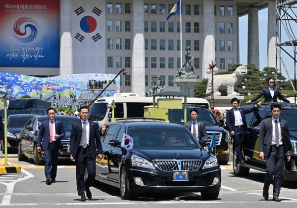 제20대 윤석열 대통령 취임식 후 집무실 이동 사진