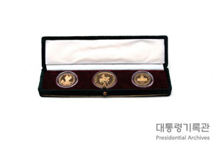 우즈베키스탄 기념 주화 이미지