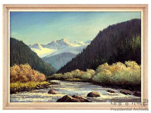 설산과 계곡을 그린 유화 이미지