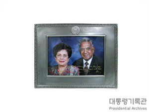 싱가포르 나단 대통령 부처 사진 이미지