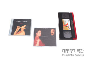 노래 음반과 공연 녹화 비디오 테이프 이미지