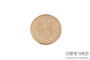 그리스 신화 유로파[Europa] 여신과 소 문양이 새겨진 기념 주화 이미지