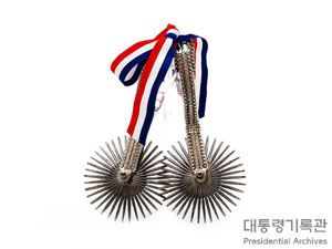 은제 박차 이미지