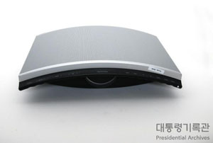 덴마크산 스피커 일체형 오디오 BeoSound 1 이미지