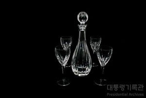 크리스털 와인병, 와인잔 세트 이미지