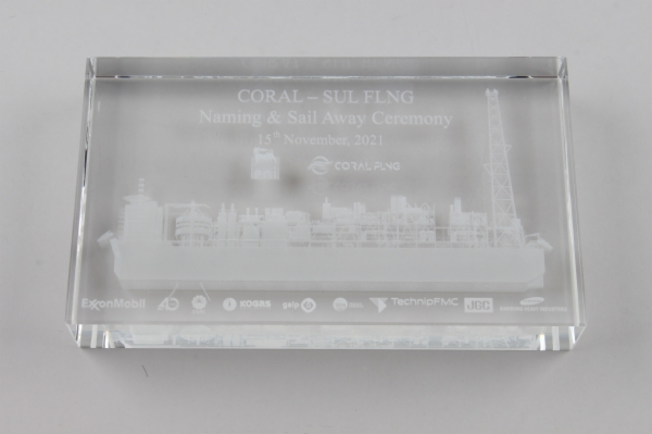 `코랄술 호(CORAL-SUL) FLNG` 모형 크리스털 기념품 이미지